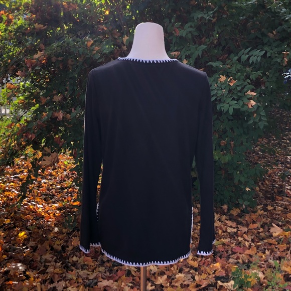 Rafaella☀️Black tunic top with embroidered edges - Picture 7 of 9